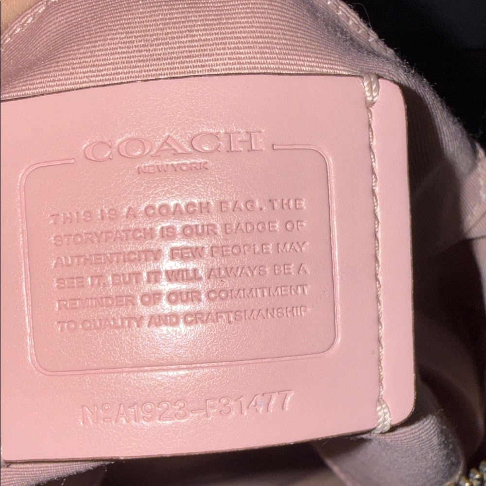 Coach set 4 pieces  Beige and Pink Women's Bag EUC - Picture 3 of 16